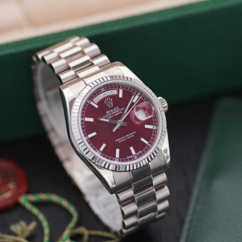 Rolex Day-Date 36 Cadran Rouge Cerise Platine
