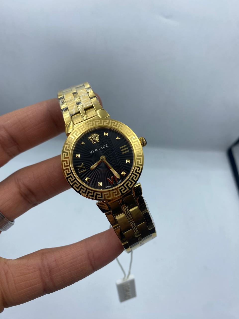 Montre analogique femme Versace dorée Greca Icon VEZ600521