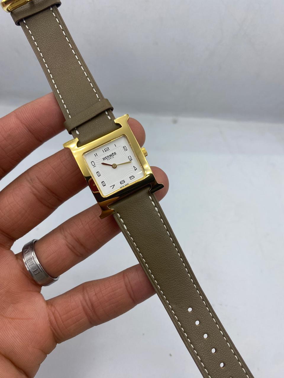 Montre Heure H, modèle moyen, 30 mm