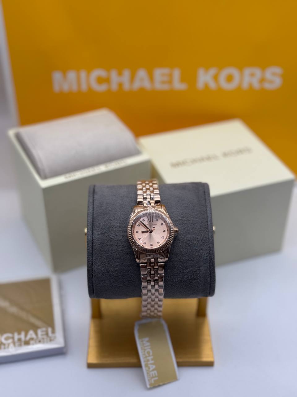 Michael Kors
Montre Lexington mini couleur or rose avec pavé de pierres