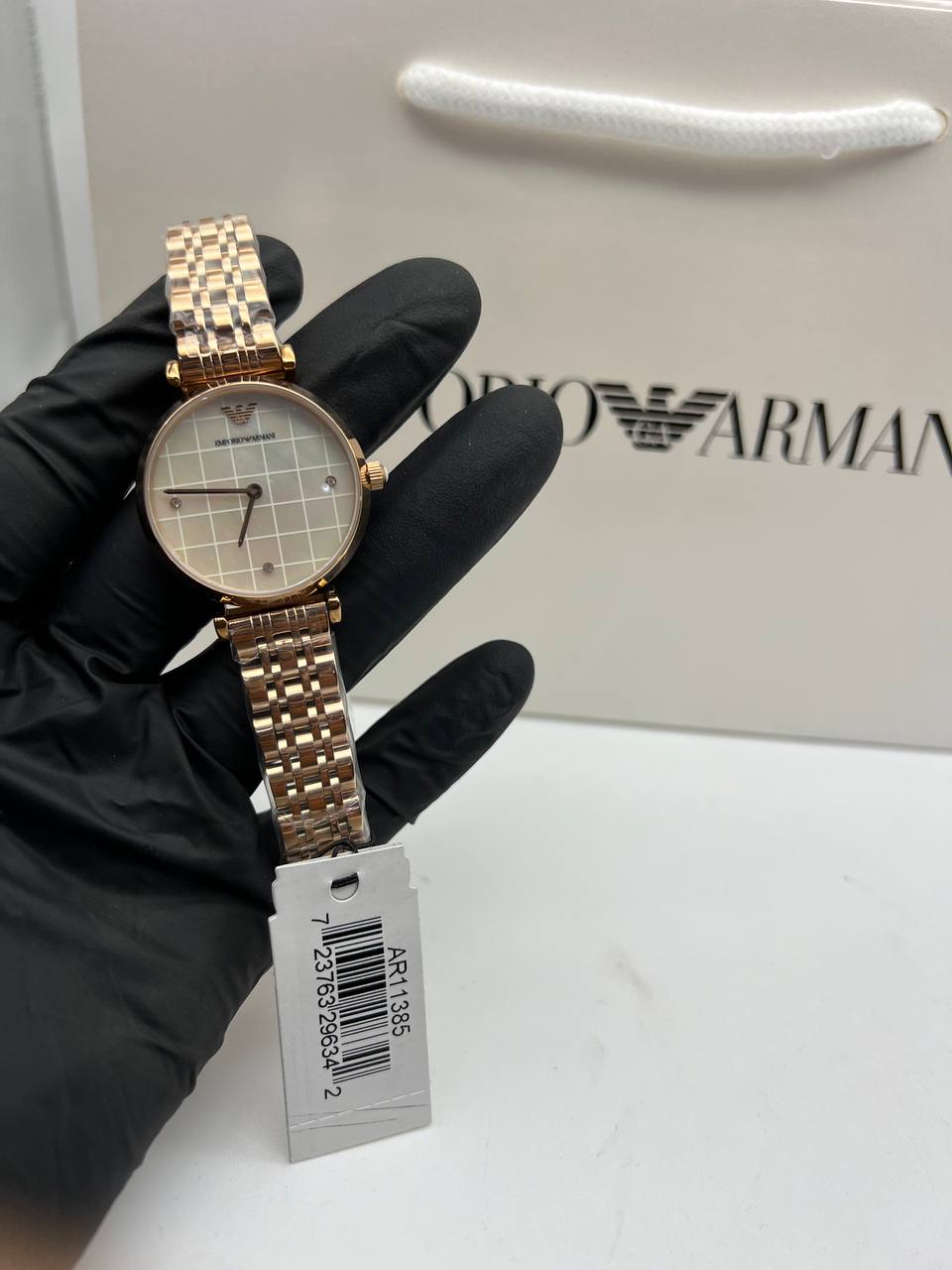Montre Emporio Armani AR11385 en acier inoxydable rose doré à deux aiguilles