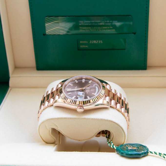 Rolex Day-Date 40 Or Everose Cadran Chocolat Baguette