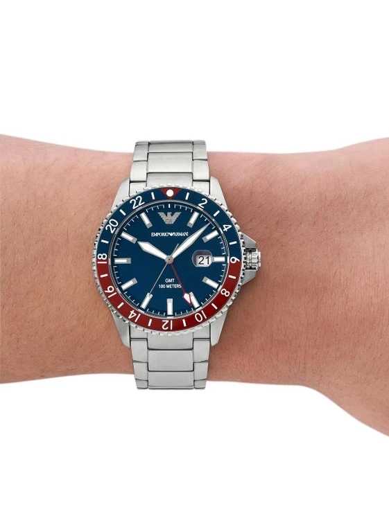 Montre Emporio Armani GMT double fuseau horaire en acier inoxydable argenté pour homme