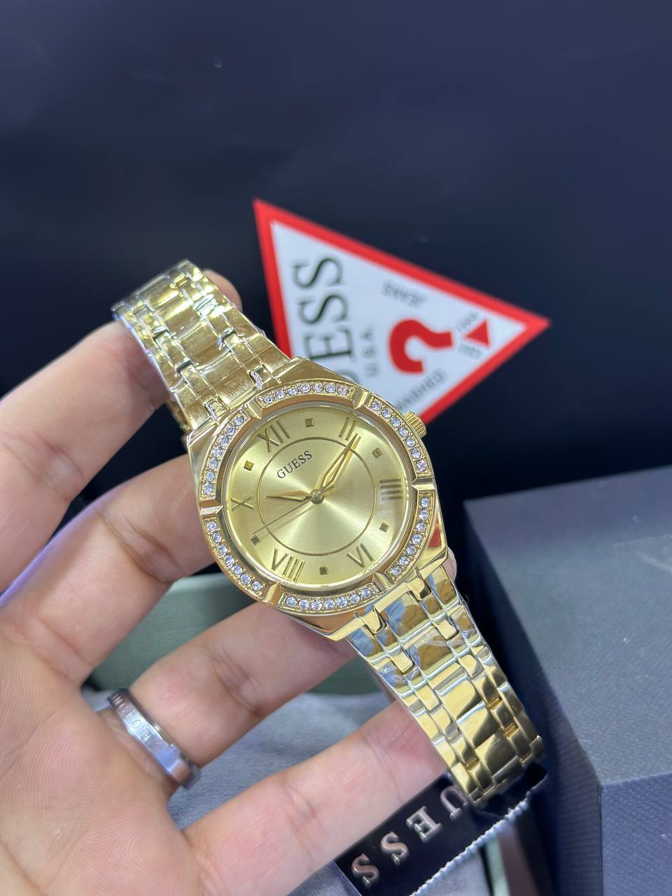 Guess Cosmo femmes doré