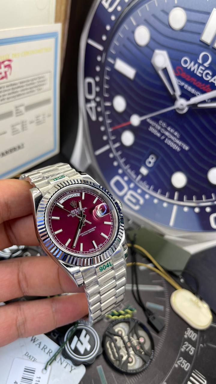 Rolex Day-Date 36 Cadran Rouge Cerise Platine