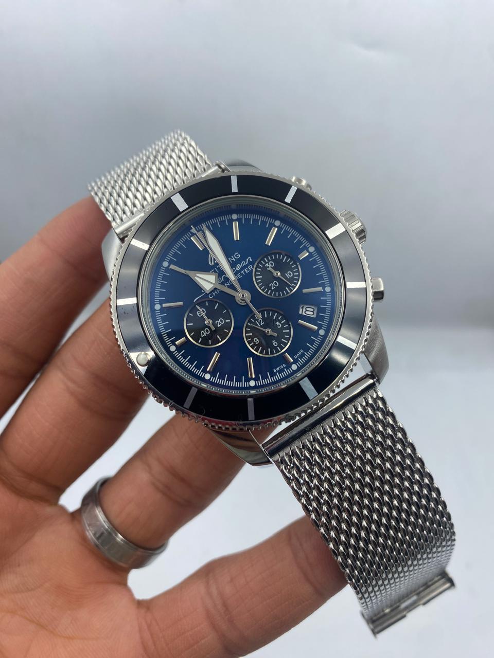 Breitling Superocean Heritage B01 Chronographe Cadran bleu « Blackeye »