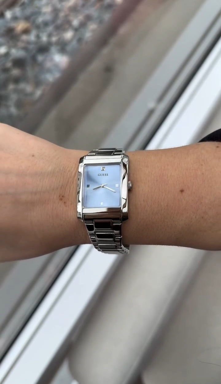 Montre analogique Guess de couleur argentée
